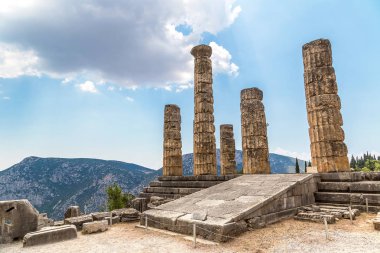 Delphi Apollon Tapınağı