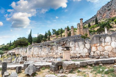 Delphi Apollon Tapınağı