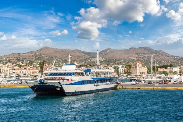 Porto nell "isola di Aegina — Foto Stock