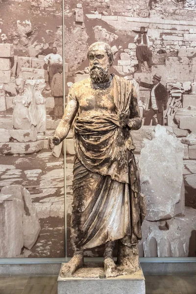 Estátua de bronze em Delphi — Fotografia de Stock