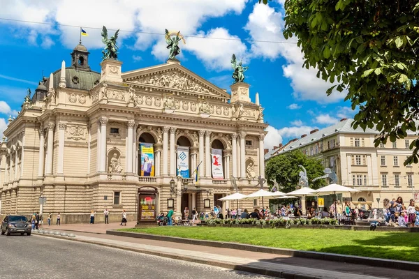 Akademicki Teatr Opery i baletu we Lwowie — Zdjęcie stockowe