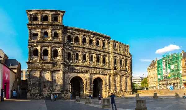 Porta Nigra (černá brána) v Trier — Stock fotografie