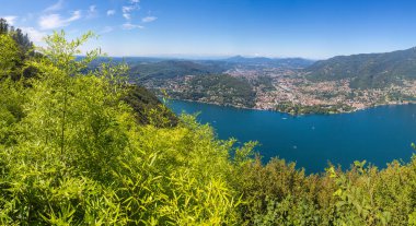 İtalya Como Gölü'nün panoramik görünüm
