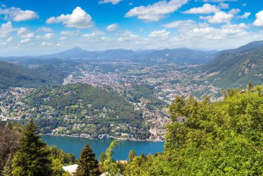 İtalya Como Gölü'nün panoramik görünüm