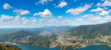 İtalya Como Gölü'nün panoramik görünüm
