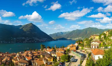 İtalya Como Gölü'nün panoramik görünüm