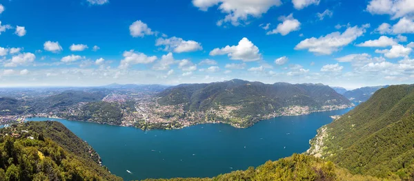 Vista panorâmica do lago Como na Itália — Fotografia de Stock