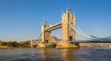 Londra 'daki kule köprüsü