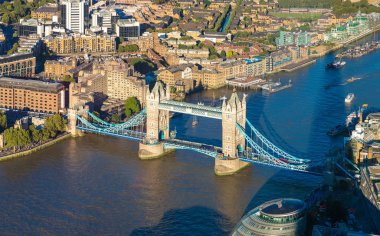 Londra tower Köprüsü'nün havadan görünümü