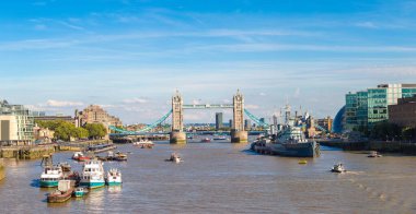 Londra Tower Bridge ve Hms Belfast savaş gemisi