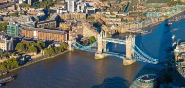 Londra tower Köprüsü'nün havadan görünümü