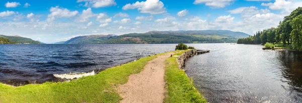 Loch Ness en Escocia — Foto de Stock