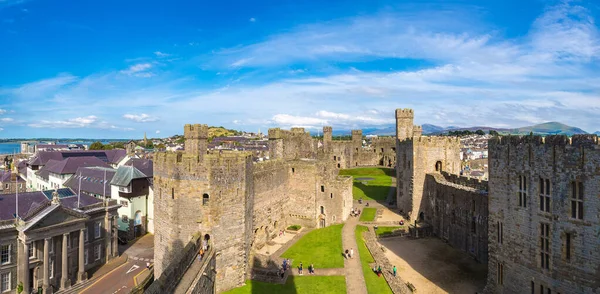Castelo de Caernarfon em Gales — Fotografia de Stock