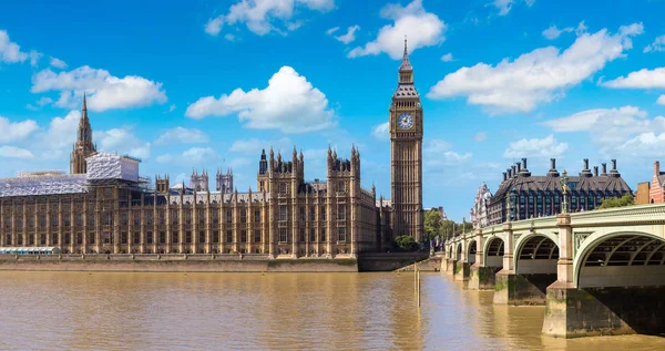 Big Ben, Parlamento, Londra 'daki Westminster Köprüsü — Stok fotoğraf