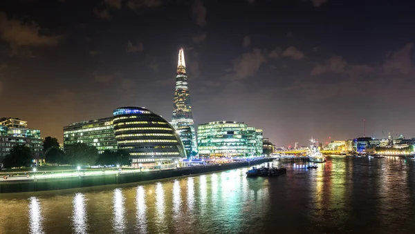 The Shard i London på natten — Stockfoto