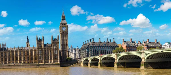 Big Ben, Parlamento, ponte de Westminster em Londres — Fotografia de Stock