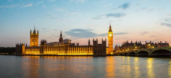 Big Ben, Parliament, Westminster Bridge in London — 图库照片