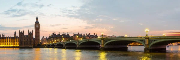 Big Ben, Parlamento, ponte de Westminster em Londres — Fotografia de Stock