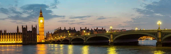 Big Ben, Parlamento, Westminster bridge en Londres — Foto de Stock