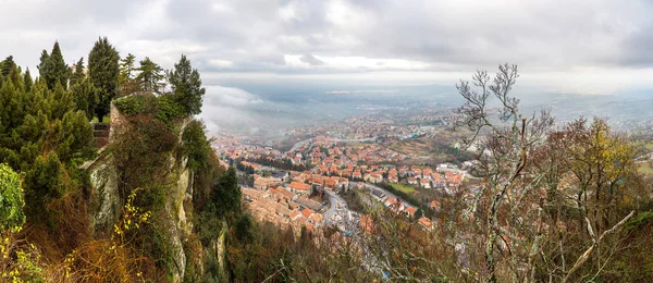 Panoramautsikt över san marino — Stockfoto