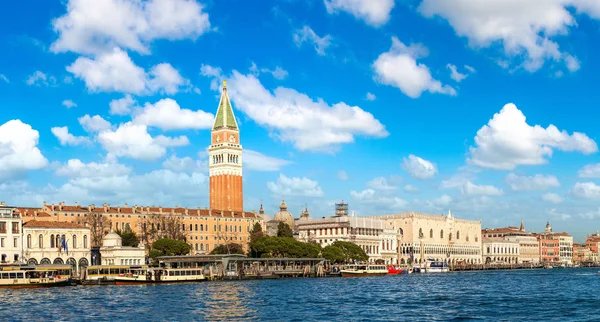 Campanile di San Marco en Venecia —  Fotos de Stock