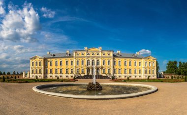 Letonya 'daki Rundale Sarayı
