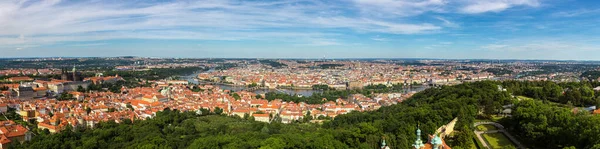 Vue aérienne panoramique de Prague — Photo