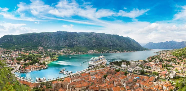 Panorama de Kotor em Montenegro — Fotografia de Stock