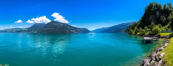 Thunersee jezera ve Švýcarsku — Stock fotografie