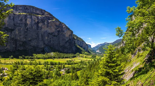 Vallée de Lauterbrunnen en Suisse — Photo