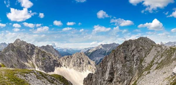 Alta montagna nelle Alpi — Foto Stock