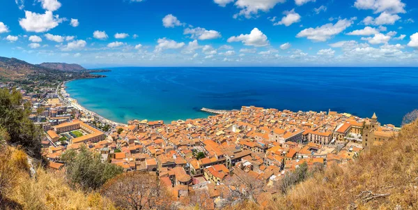 Vista aérea de Cefalú en Sicilia, Italia —  Fotos de Stock