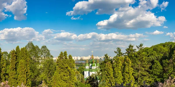 Monasterio de Kiev y Vydubychi — Foto de Stock