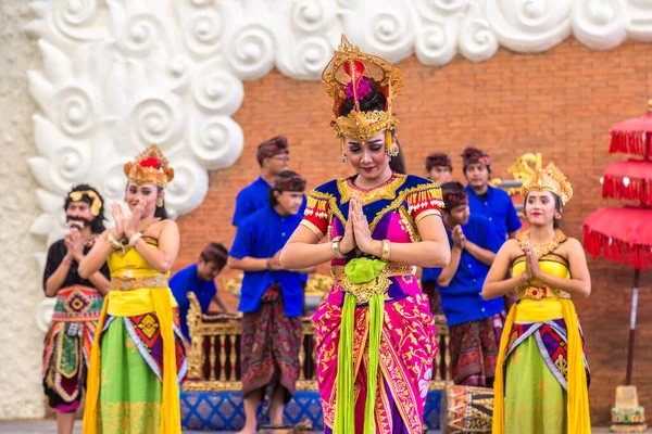 Bali Indonesia Febbraio 2020 Danza Tradizionale Balinese Eseguita Nel Parco — Foto Stock