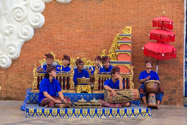 Bali Indonésia Fevereiro 2020 Grupo Musical Tadicional Parque Cultural Gwk — Fotografia de Stock