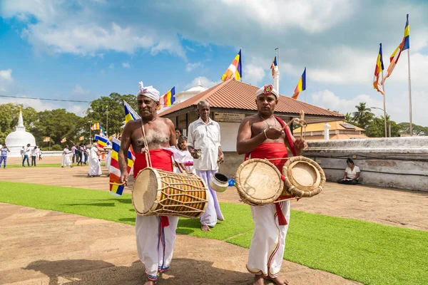 Anuradhapura Sri Lanka Février 2020 Musiciens Batteurs Près Big White — Photo