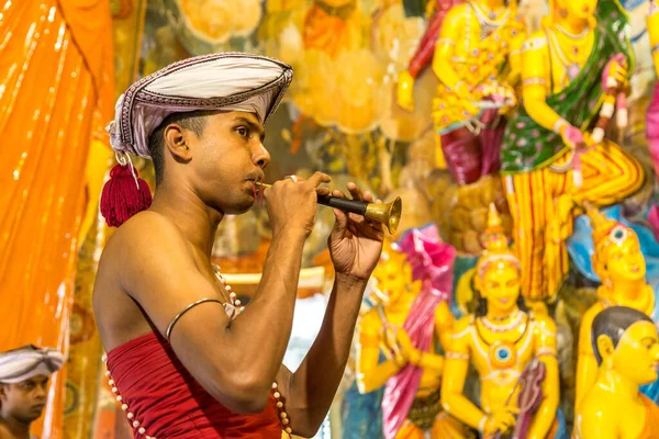 Colombo Sri Lanka Februari 2020 Traditionele Muzikant Gangaramaya Boeddhistische Tempel — Stockfoto