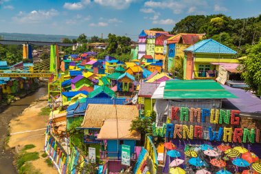 MALANG, INDONEZYA - 27 Şubat 2020: Malang, Doğu Java, Endonezya 'da Renkli Jodipan Köyü (Kampung Warna Warni) Görünümü