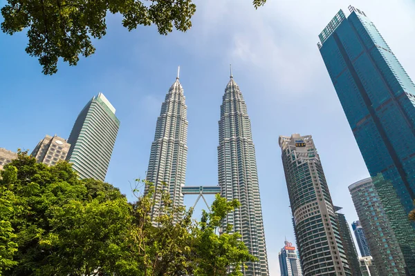 Kuala Lumpur Malaysia February 2020 Petronas Tower Sunny Day Kuala — Stock Photo, Image