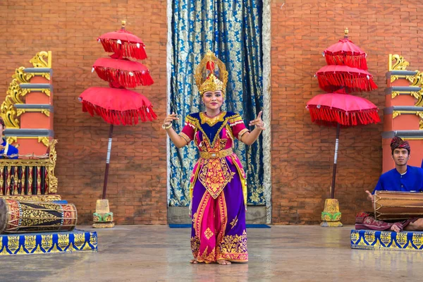 Bali Indonesia Febrero 2020 Danza Tradicional Balinesa Parque Cultural Gwk — Foto de Stock