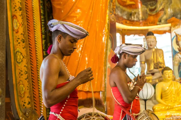 Colombo Sri Lanka Februari 2020 Traditionele Muzikant Gangaramaya Boeddhistische Tempel — Stockfoto