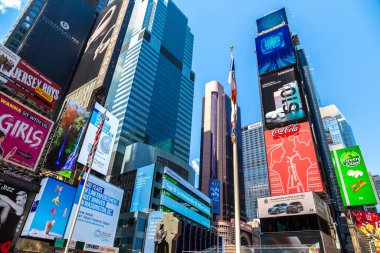 NEW YORK CITY, ABD - 15 Mart 2020: Times Square, ABD 'nin New York şehrinin bir sembolüdür