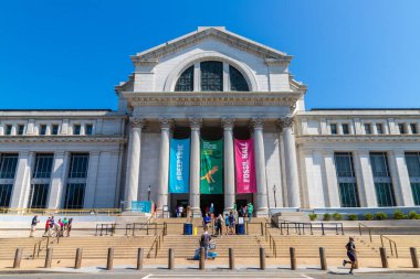 WASHINGTON DC, ABD - 29 Mart 2020: Güneşli bir günde Washington DC 'de Smithsonian Ulusal Doğal Tarih Müzesi
