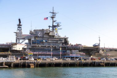 SAN DIEGO, ABD - 29 Mart 2020: Uçak gemisi USS Midway Museum, San Diego, Kaliforniya, ABD