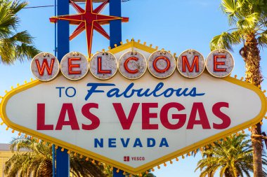 LAS VEGAS, ABD - 29 Mart 2020 Las Vegas 'ın güneşli bir gününde Las Vegas' a hoş geldiniz.