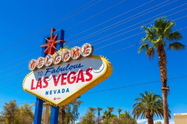 LAS VEGAS, ABD - 29 Mart 2020 Las Vegas 'ın güneşli bir gününde Las Vegas' a hoş geldiniz.