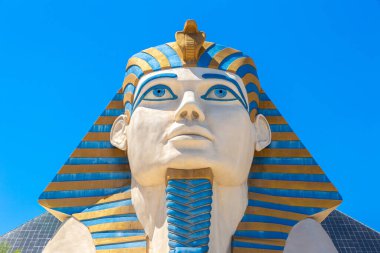 LAS VEGAS, ABD - 29 Mart 2020: Las Vegas, Nevada, ABD 'deki Luxor Hotel ve Kumarhanesi