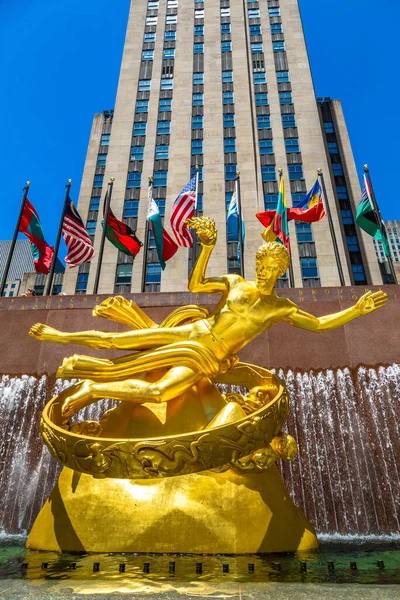New York City Usa March 2020 Prometheus Statue Rockefeller Center — стокове фото