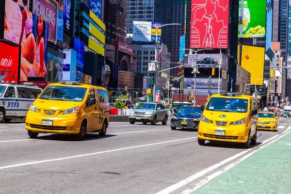 Nowość York City Usa Marca 2020 Żółta Taksówka Times Square — Zdjęcie stockowe