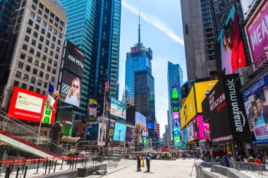 NEW YORK CITY, ABD - 15 Mart 2020: Times Square, ABD 'nin New York şehrinin bir sembolüdür